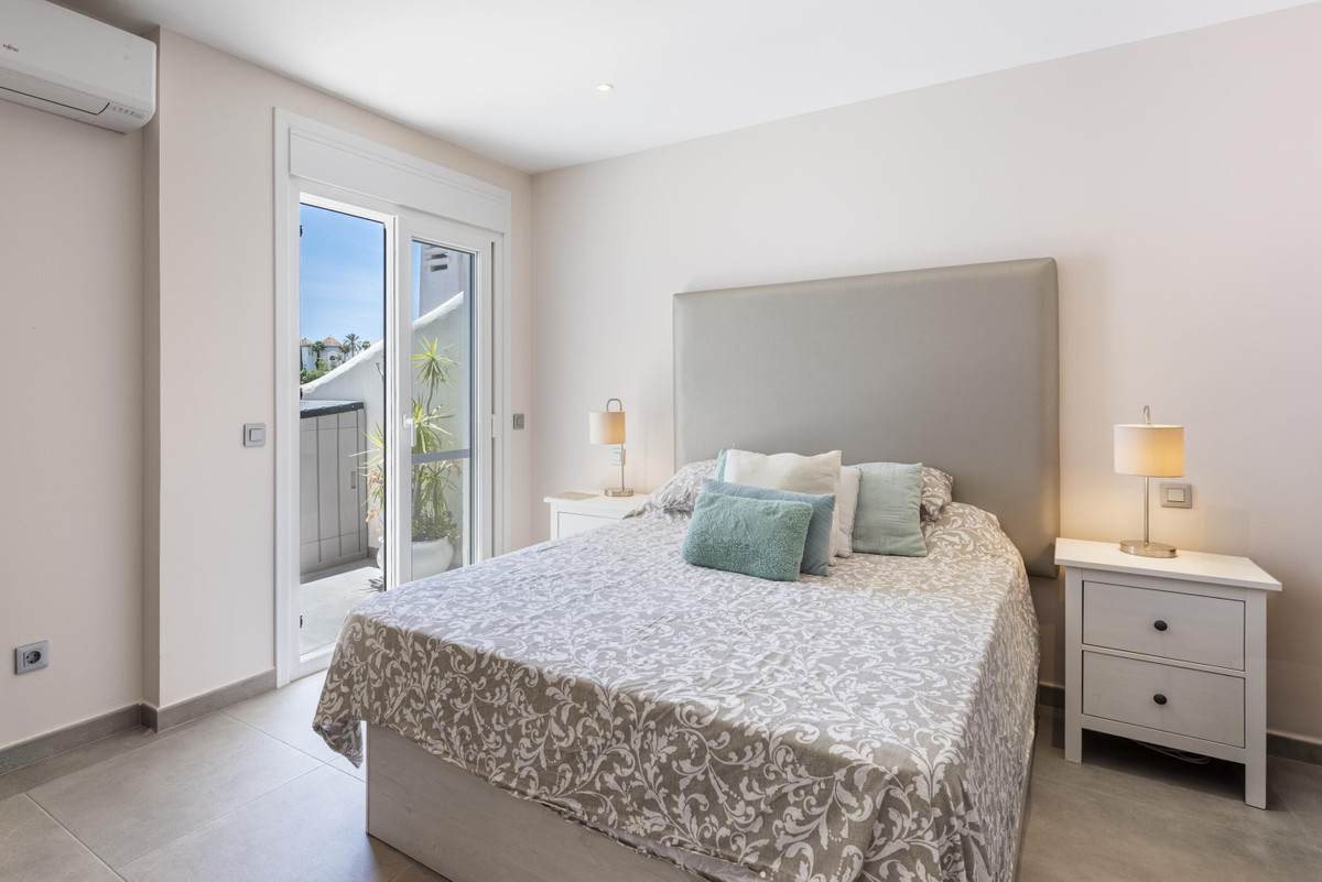 Se vende Apartamento Planta Media de 2 dormitorios en Costa Del Sol, Málaga, España