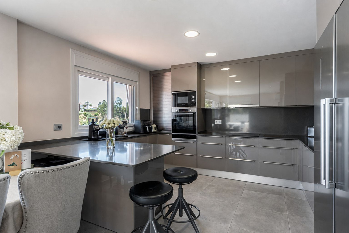 Se vende Apartamento Planta Media de 2 dormitorios en Costa Del Sol, Málaga, España