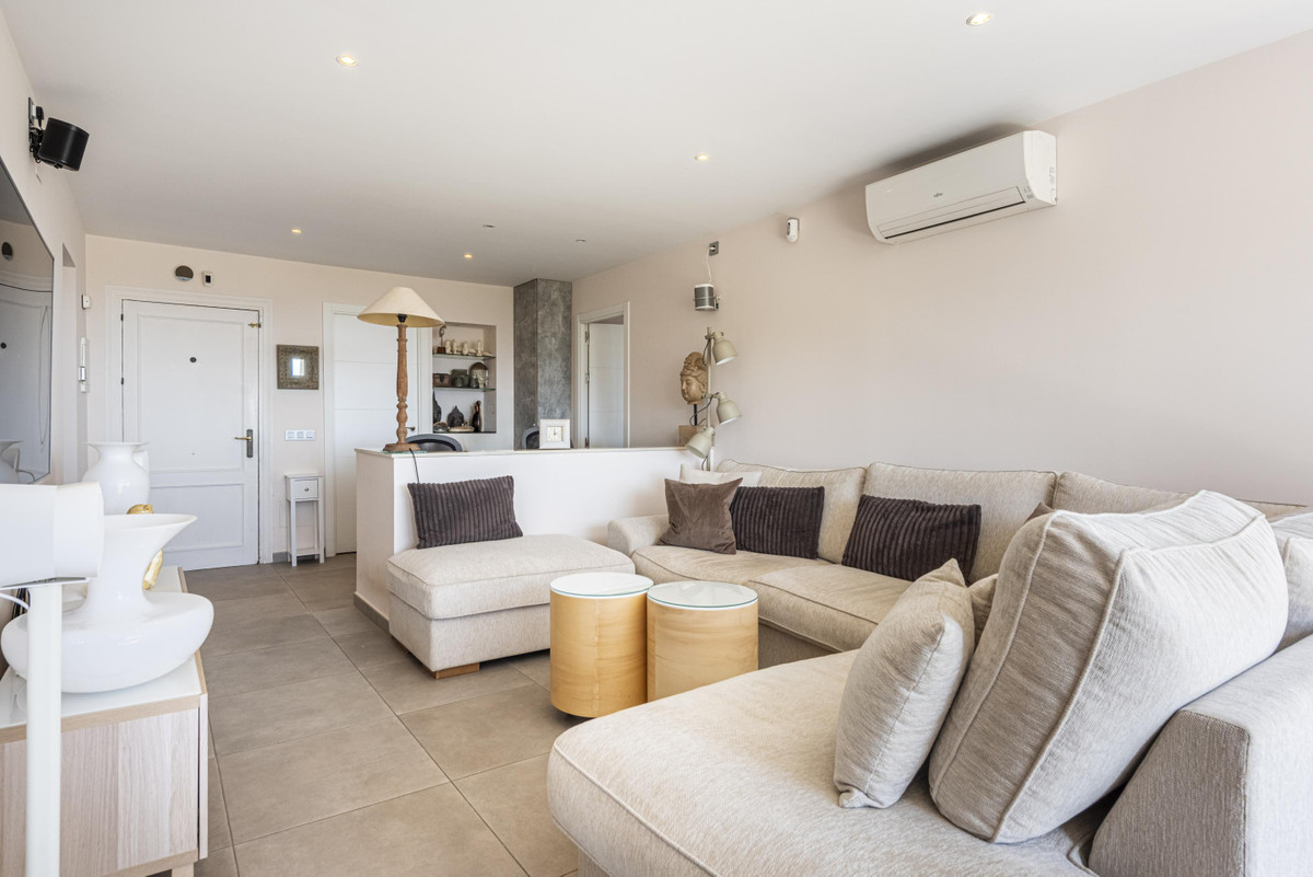 Se vende Apartamento Planta Media de 2 dormitorios en Costa Del Sol, Málaga, España