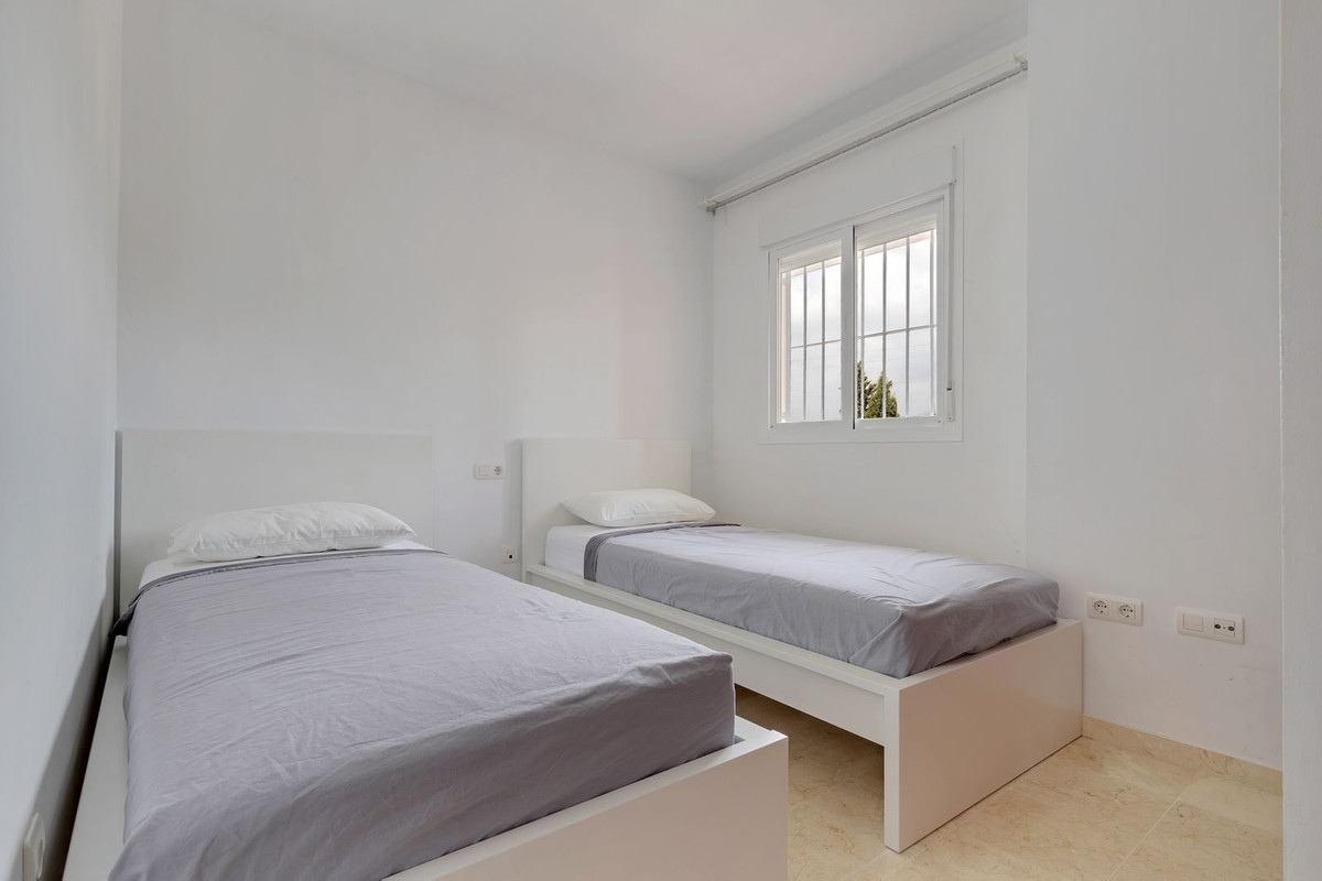 2 Bed Apartment for sale in Fuengirola Costa Del Sol, Málaga, Spain