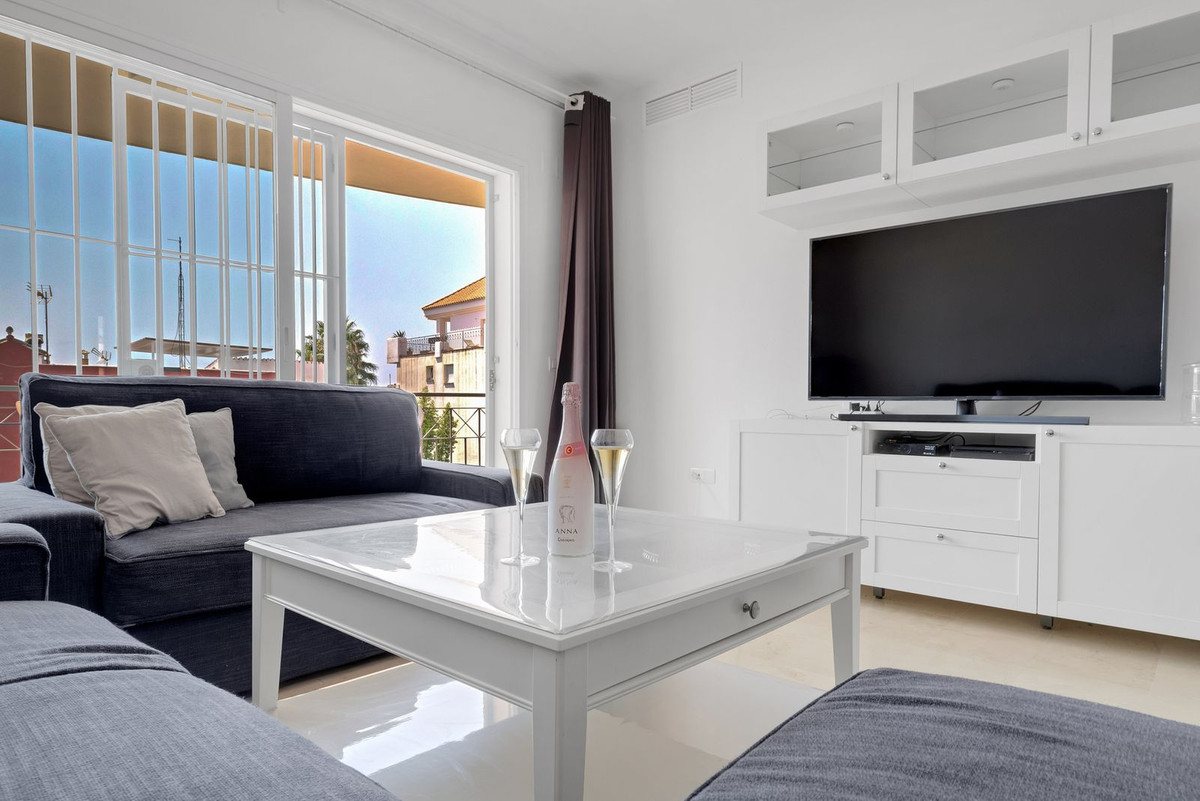 2 Bed Apartment for sale in Fuengirola Costa Del Sol, Málaga, Spain