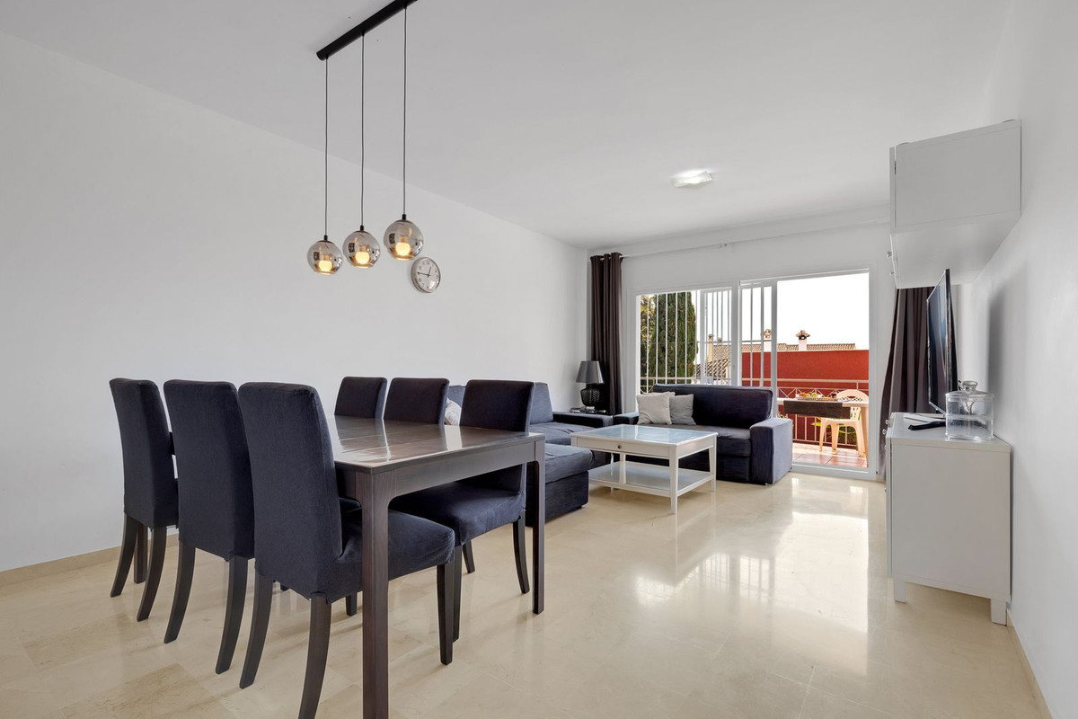 2 Bed Apartment for sale in Fuengirola Costa Del Sol, Málaga, Spain