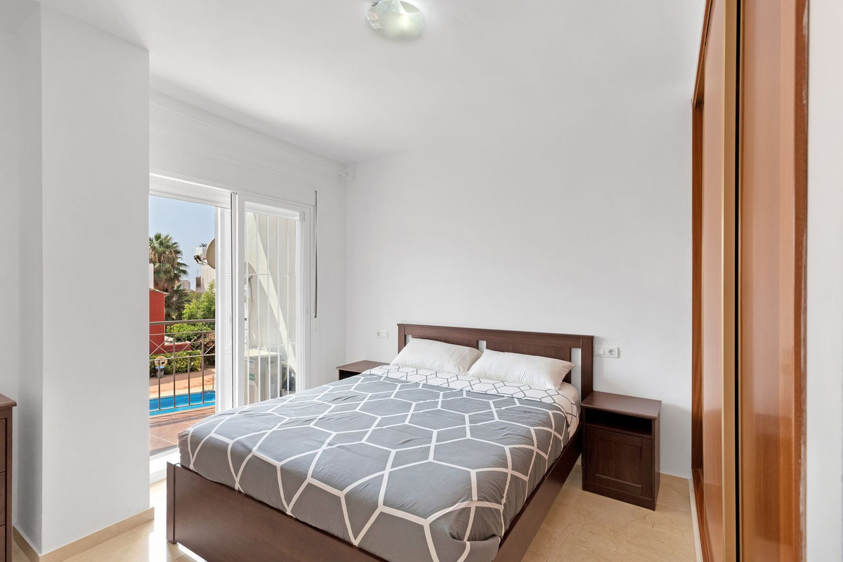 2 Bed Apartment for sale in Fuengirola Costa Del Sol, Málaga, Spain