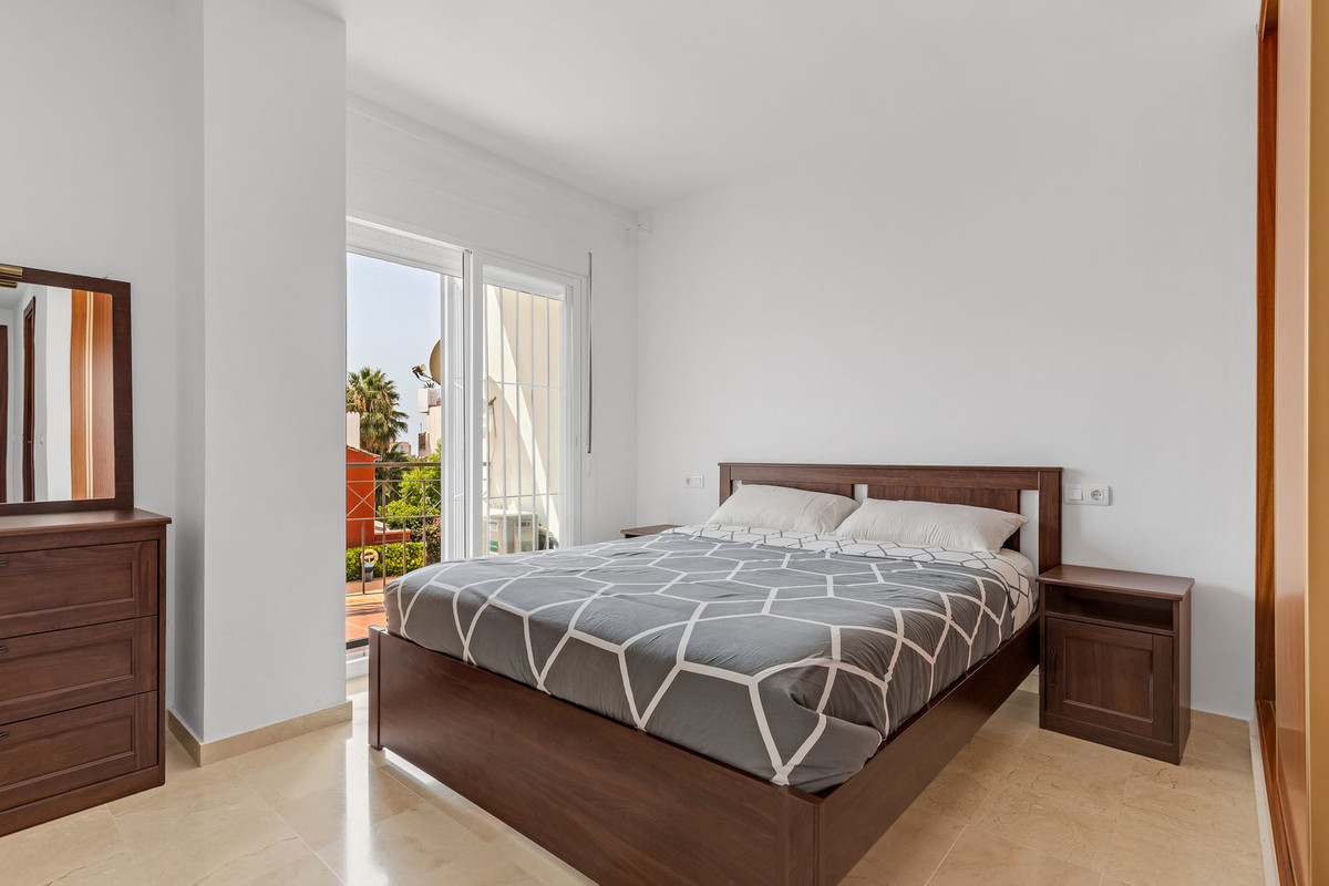 2 Bed Apartment for sale in Fuengirola Costa Del Sol, Málaga, Spain