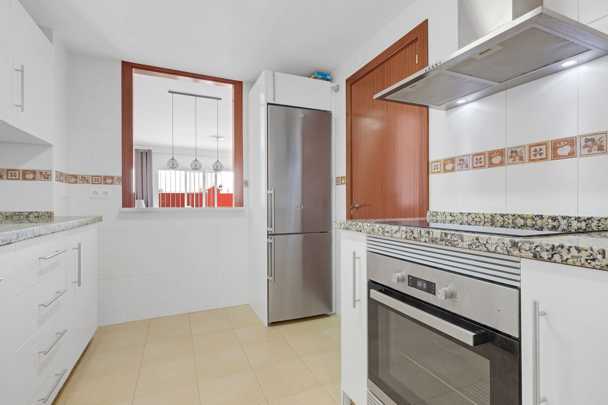 2 Bed Apartment for sale in Fuengirola Costa Del Sol, Málaga, Spain