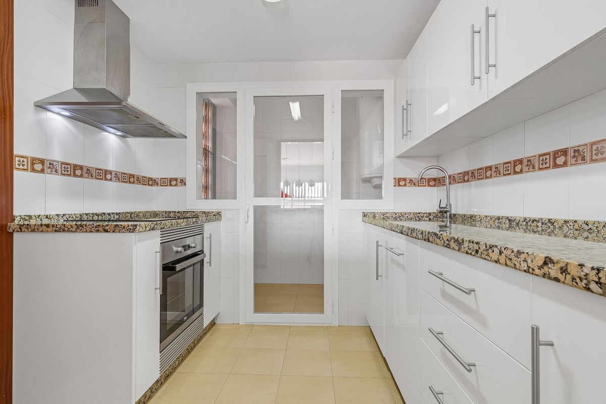 2 Bed Apartment for sale in Fuengirola Costa Del Sol, Málaga, Spain