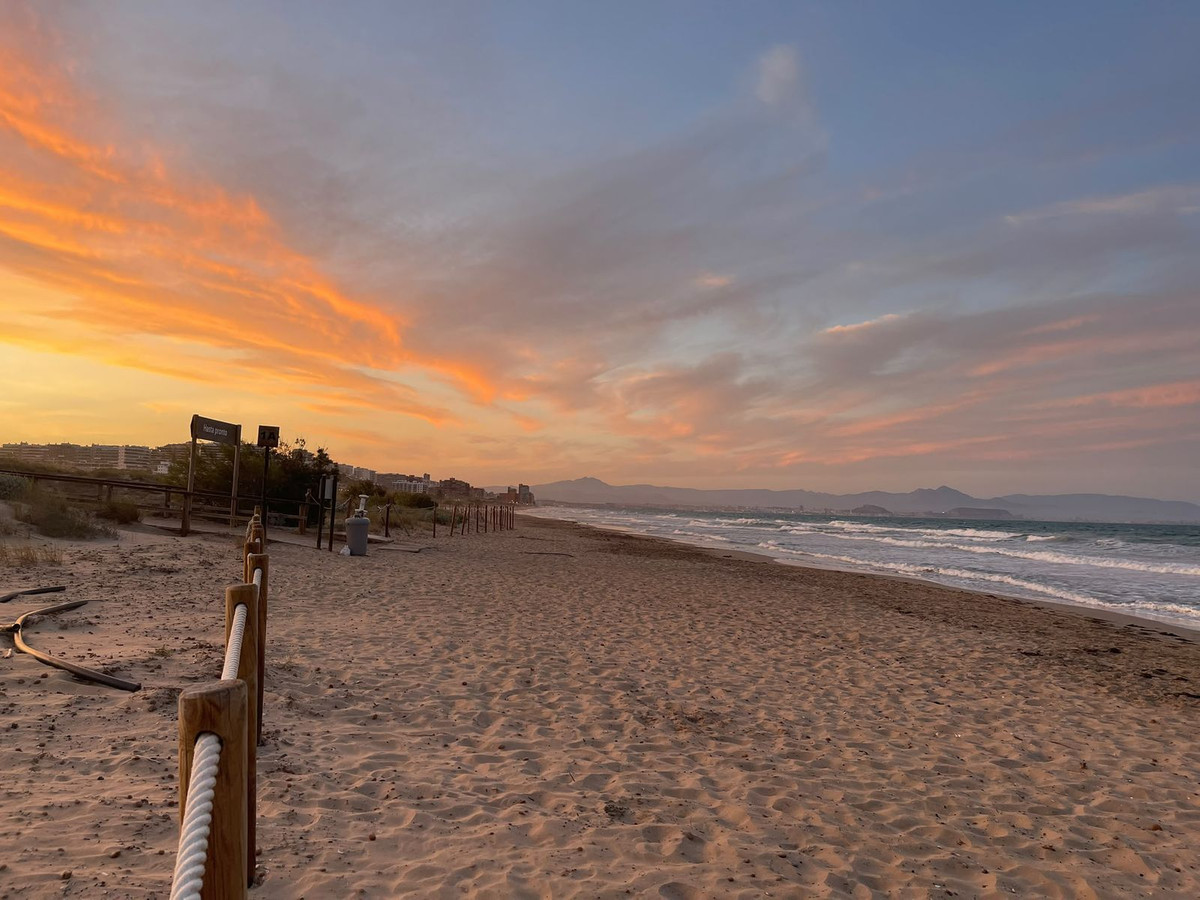 2 Bed Apartment for sale in Gran Alacant Costa Blanca, Alicante, Spain