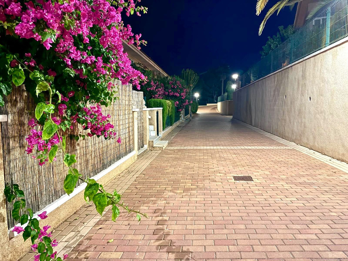 2 Bed Apartment for sale in Gran Alacant Costa Blanca, Alicante, Spain