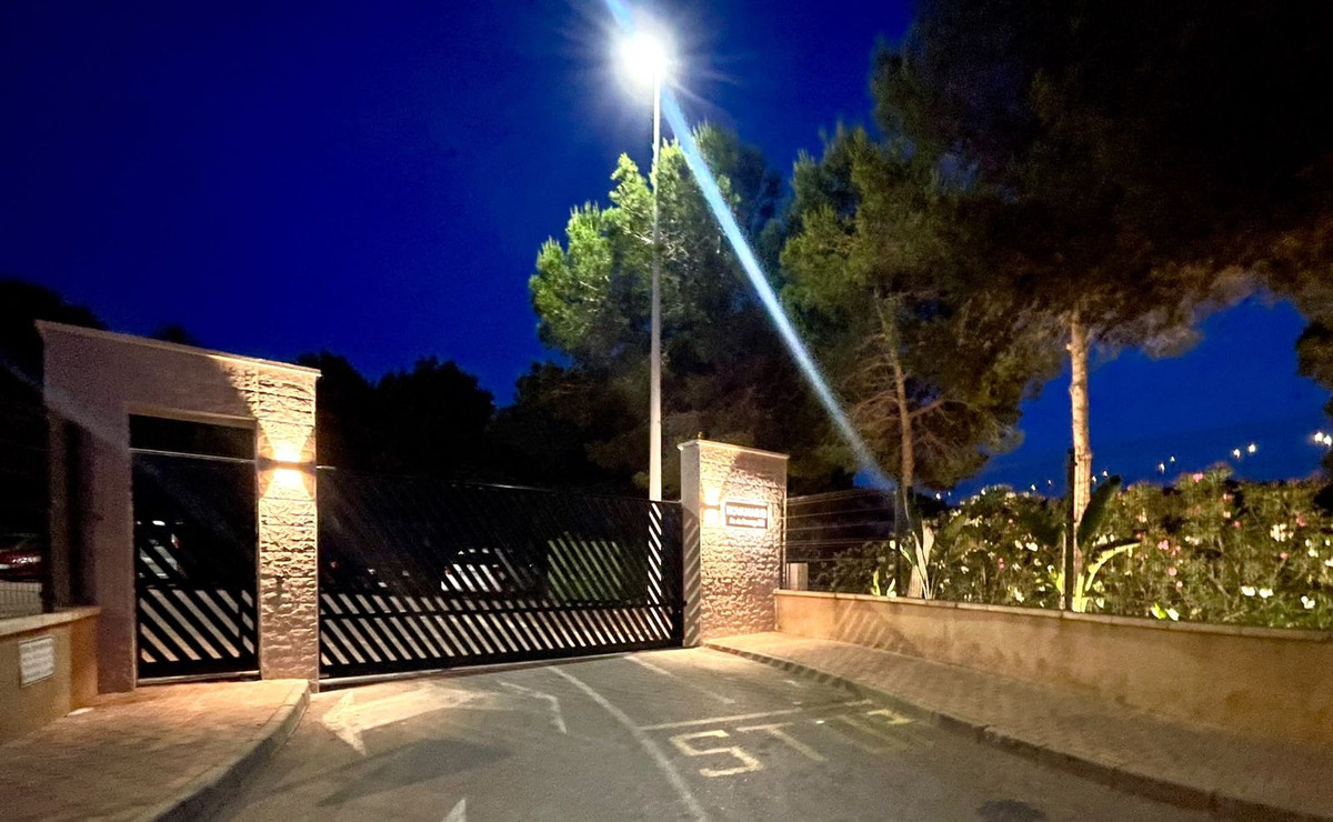 2 Bed Apartment for sale in Gran Alacant Costa Blanca, Alicante, Spain