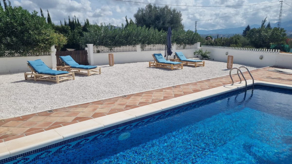3 Bed Townhouse for sale in Alhaurín El Grande Costa Del Sol, Málaga, Spain