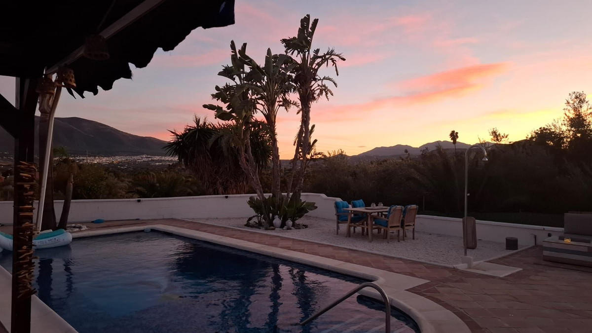 3 Bed Townhouse for sale in Alhaurín El Grande Costa Del Sol, Málaga, Spain