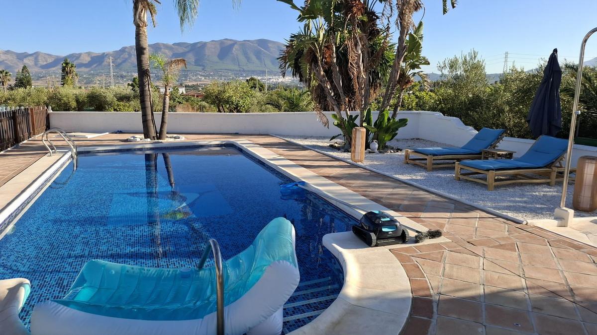 3 Bed Townhouse for sale in Alhaurín El Grande Costa Del Sol, Málaga, Spain