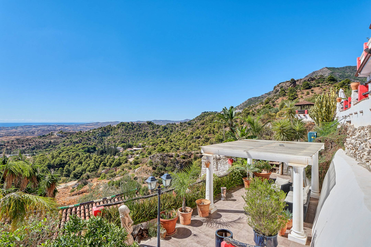 8 Bed Commercial unit for sale in Mijas Costa Del Sol, Málaga, Spain