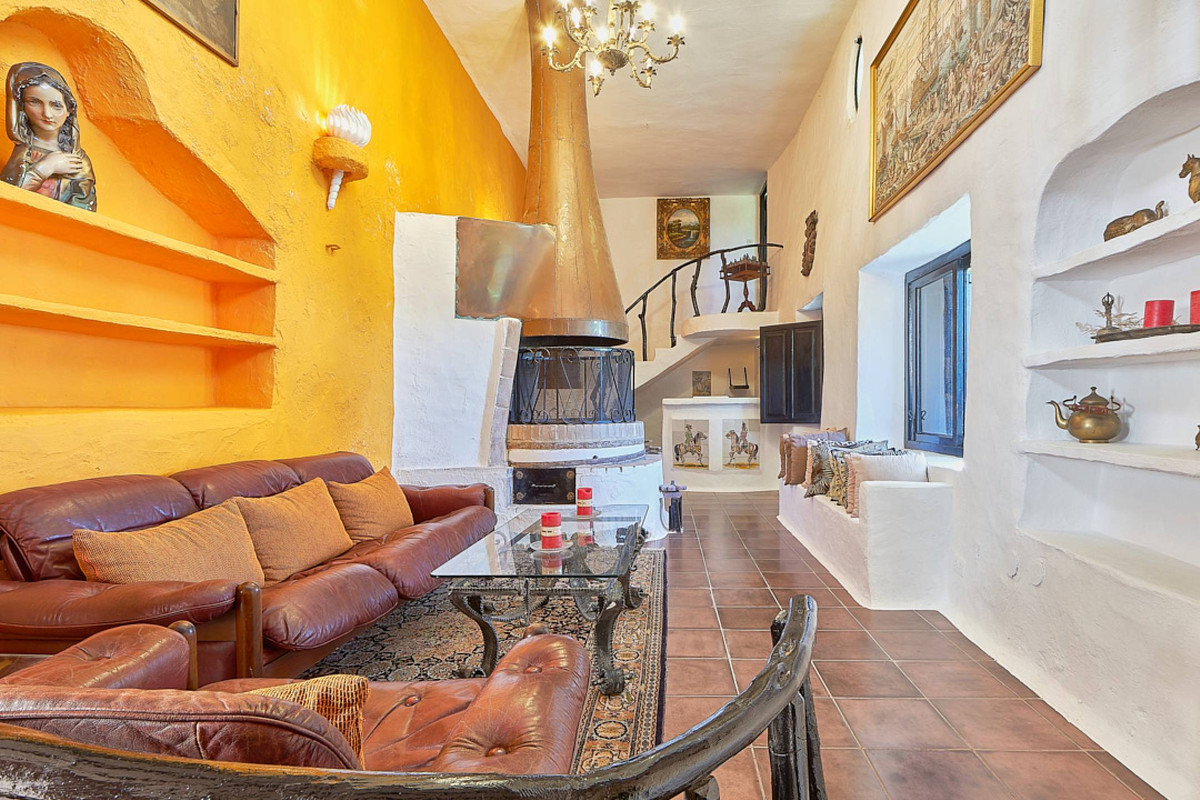 8 Bed Commercial unit for sale in Mijas Costa Del Sol, Málaga, Spain