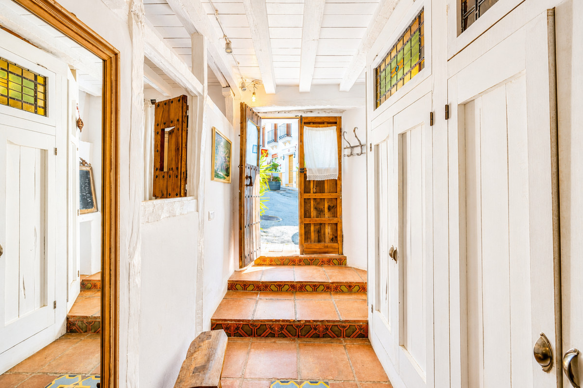 4 Bed Townhouse for sale in Gaucín Costa Del Sol, Málaga, Spain
