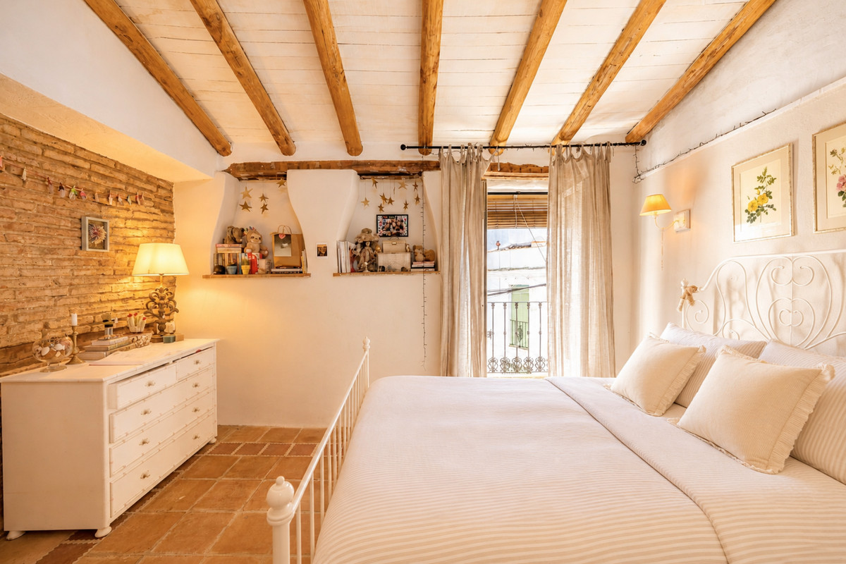 4 Bed Townhouse for sale in Gaucín Costa Del Sol, Málaga, Spain
