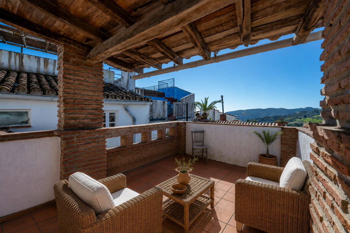 4 Bed Townhouse for sale in Gaucín Costa Del Sol, Málaga, Spain