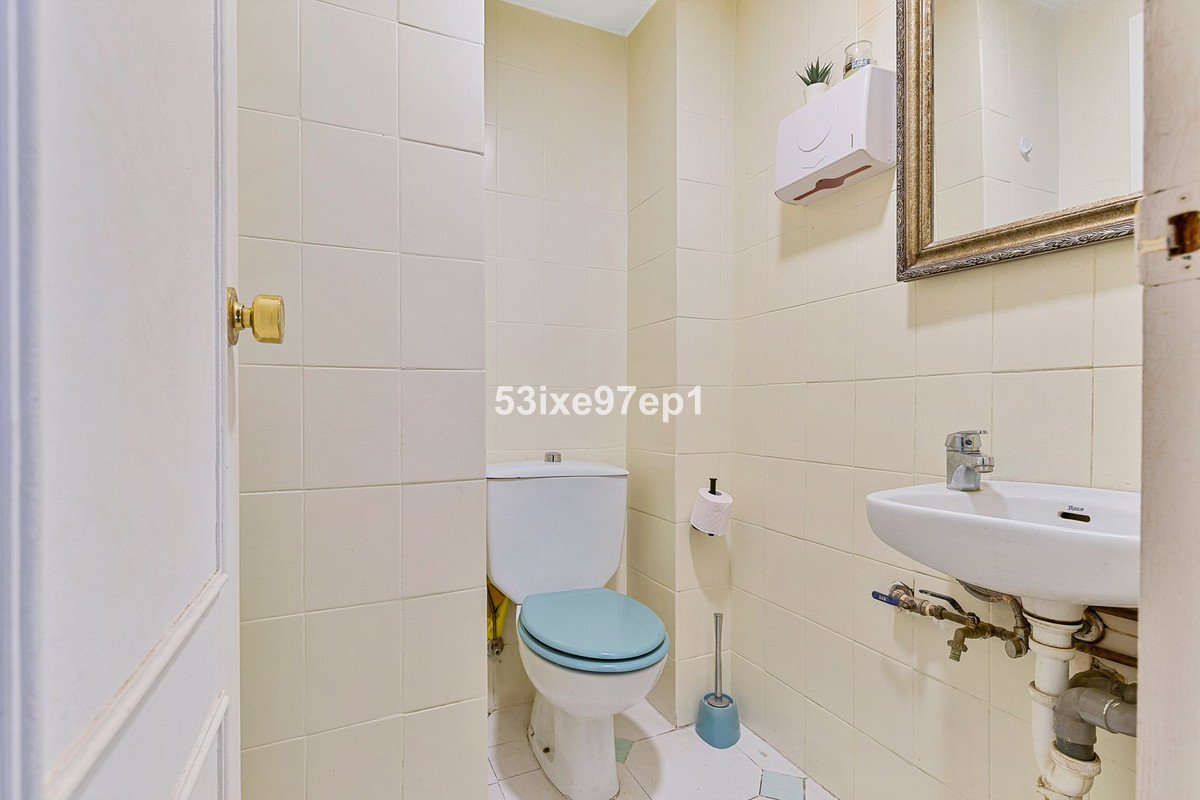 Commercial unit for sale in Fuengirola Costa Del Sol, Málaga, Spain