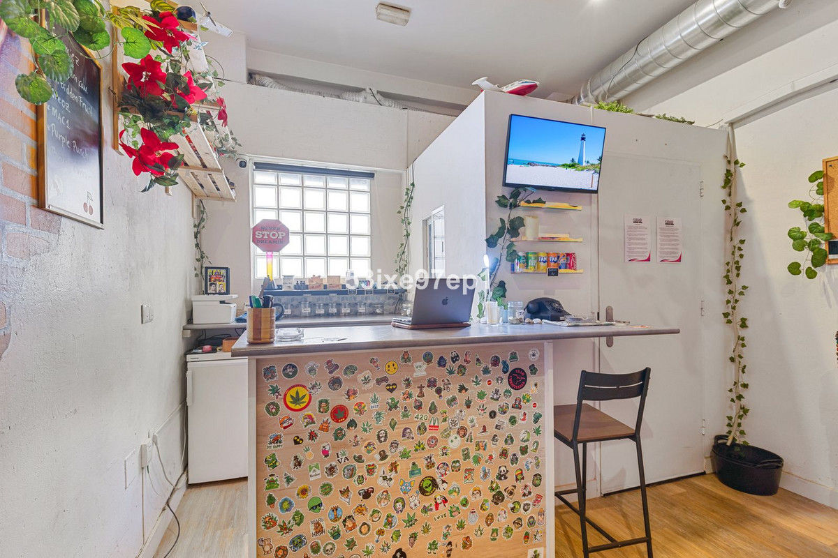 Commercial unit for sale in Fuengirola Costa Del Sol, Málaga, Spain