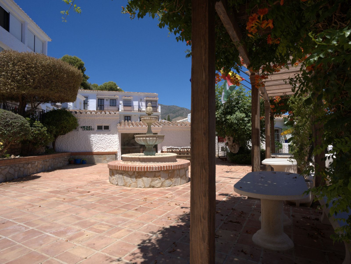 5 Bed Townhouse for sale in Torreblanca Costa Del Sol, Málaga, Spain