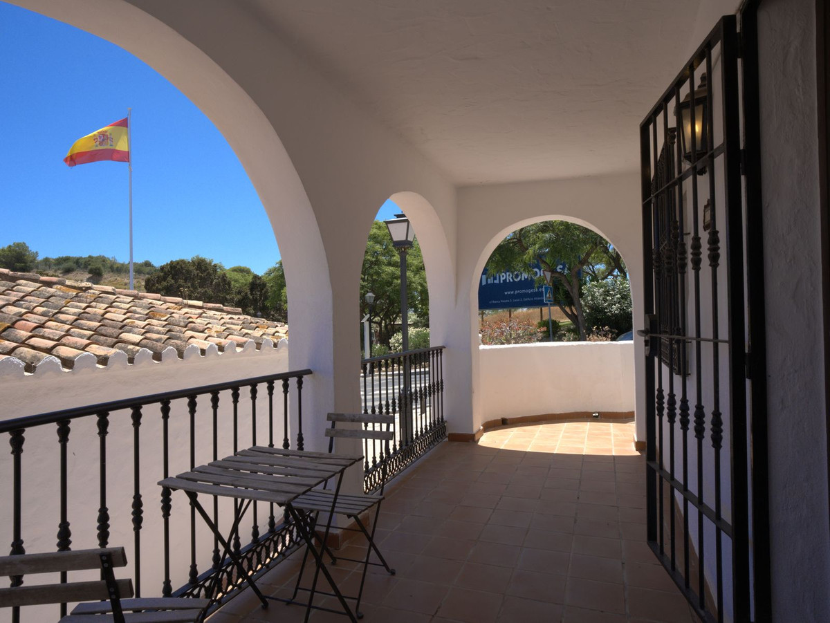 5 Bed Townhouse for sale in Torreblanca Costa Del Sol, Málaga, Spain