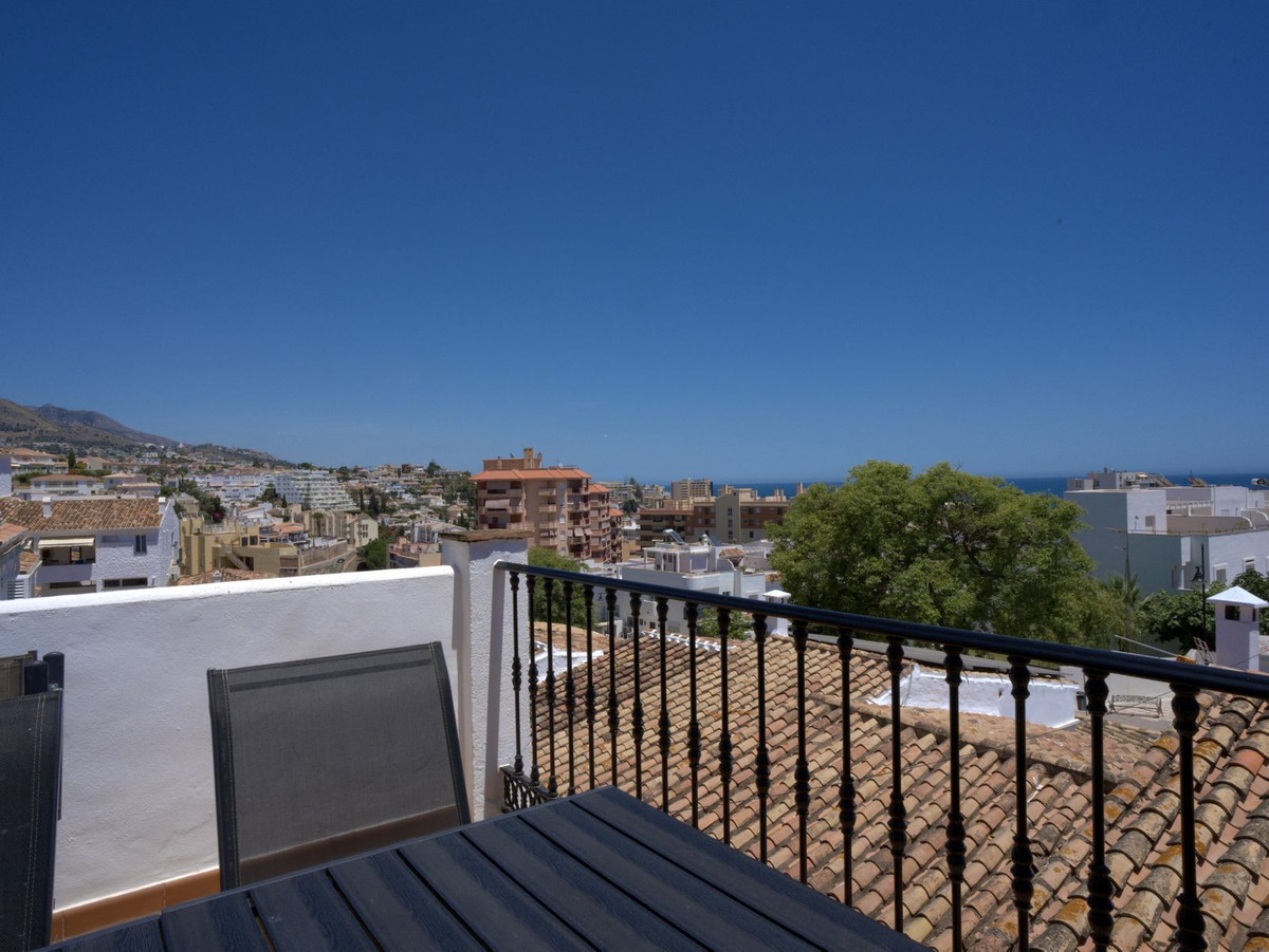 5 Bed Townhouse for sale in Torreblanca Costa Del Sol, Málaga, Spain