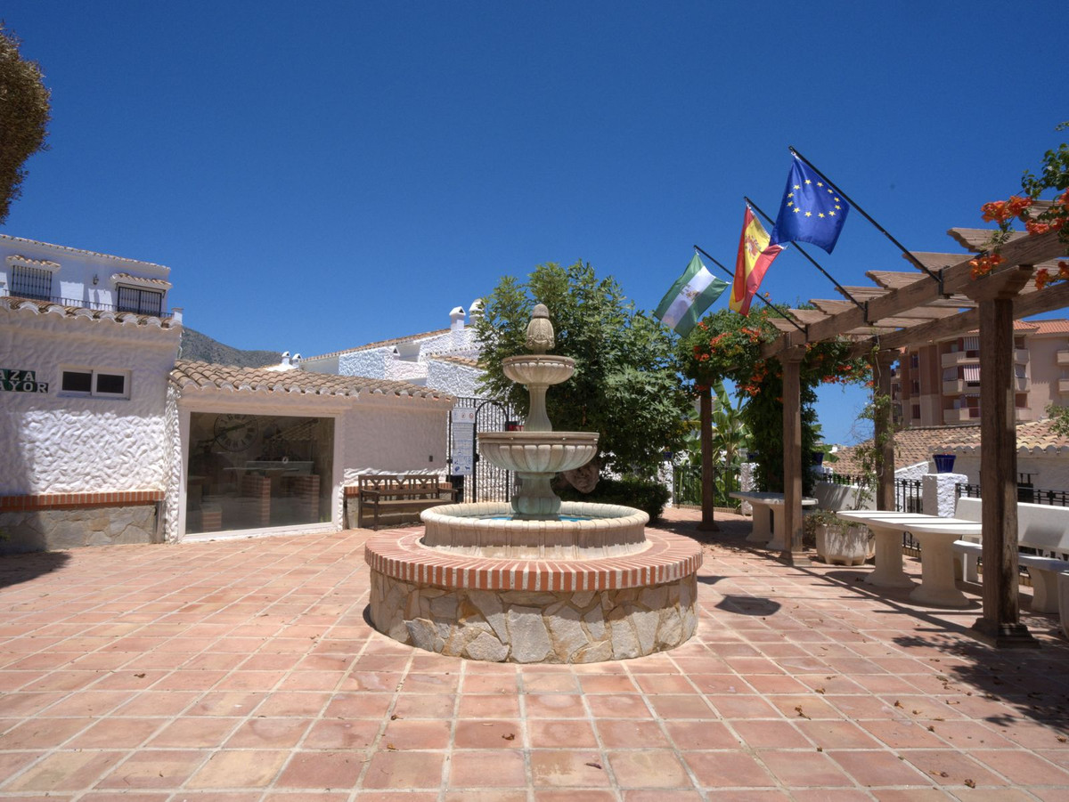 5 Bed Townhouse for sale in Torreblanca Costa Del Sol, Málaga, Spain