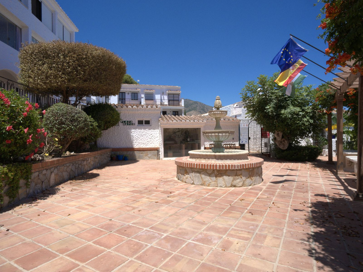 5 Bed Townhouse for sale in Torreblanca Costa Del Sol, Málaga, Spain