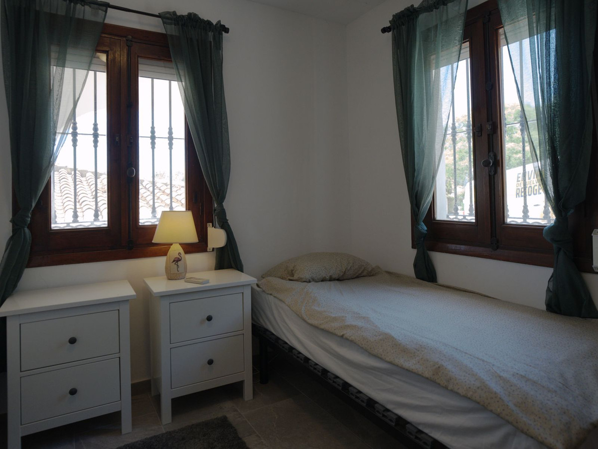5 Bed Townhouse for sale in Torreblanca Costa Del Sol, Málaga, Spain