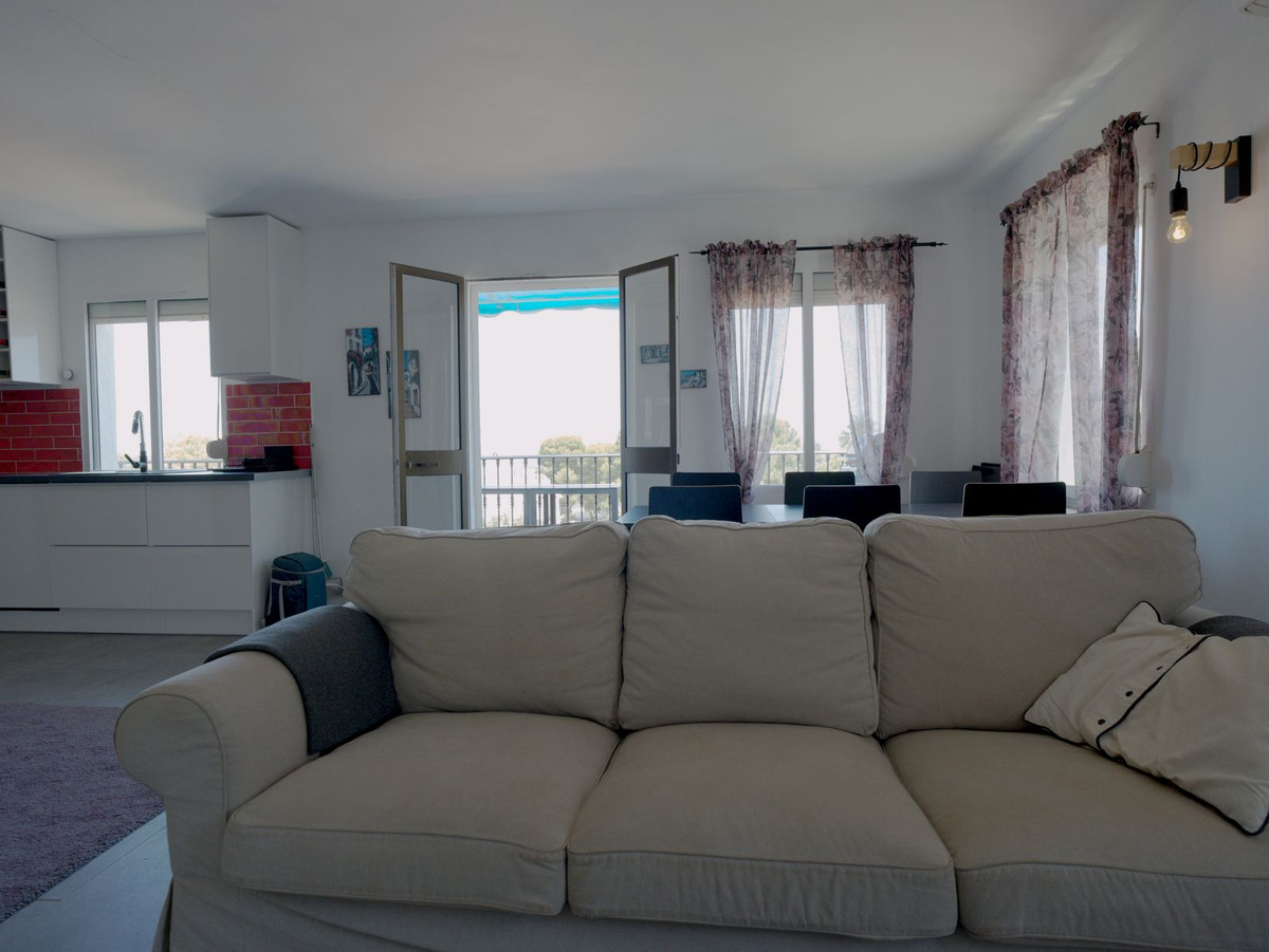 5 Bed Townhouse for sale in Torreblanca Costa Del Sol, Málaga, Spain