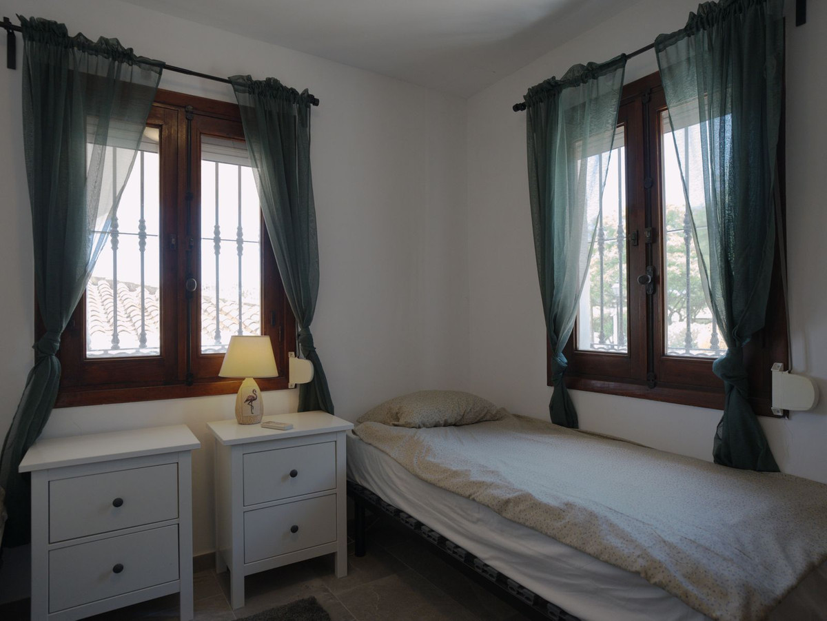 5 Bed Townhouse for sale in Torreblanca Costa Del Sol, Málaga, Spain