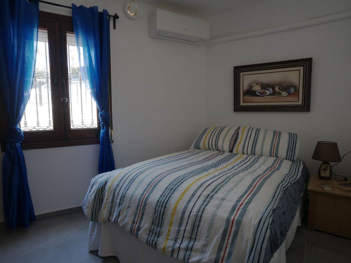 5 Bed Townhouse for sale in Torreblanca Costa Del Sol, Málaga, Spain