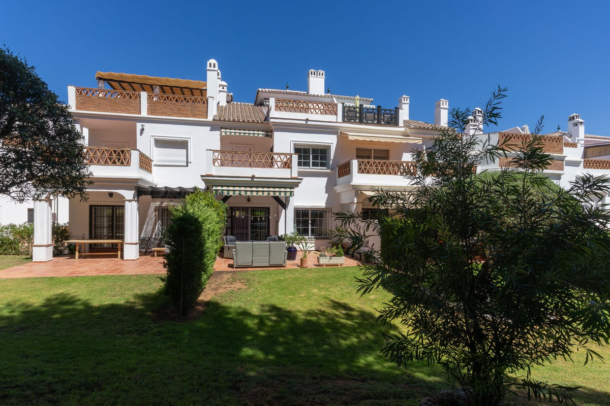 4 Bed Townhouse for sale in Lauro Golf Costa Del Sol, Málaga, Spain