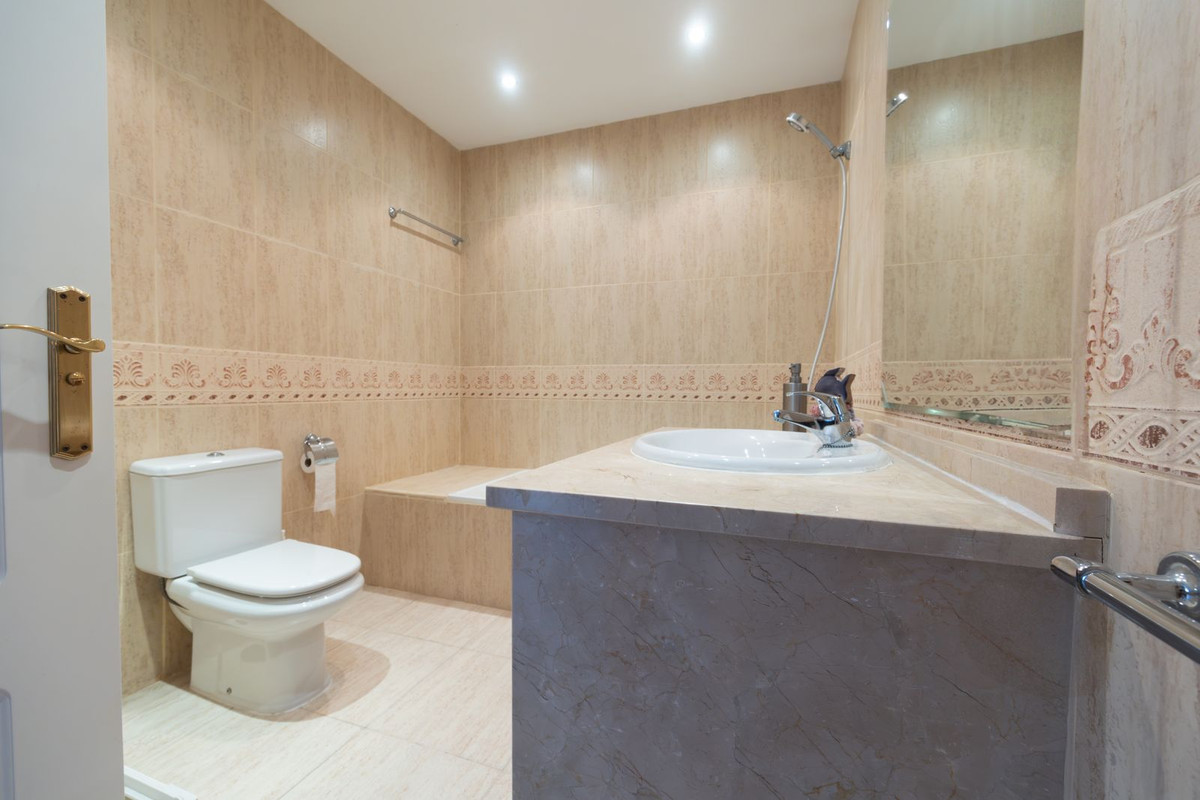 4 Bed Townhouse for sale in Lauro Golf Costa Del Sol, Málaga, Spain