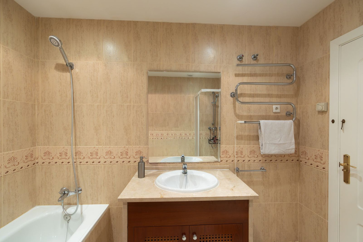 4 Bed Townhouse for sale in Lauro Golf Costa Del Sol, Málaga, Spain