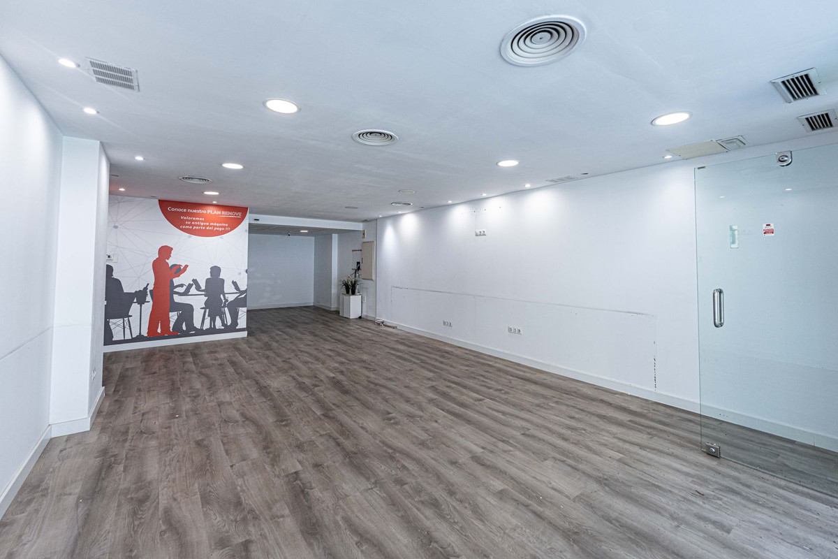 Commercial unit for sale in Marbella Costa Del Sol, Málaga, Spain