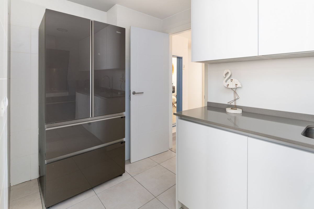 4 Bed Apartment for sale in Nueva Andalucía Costa Del Sol, Málaga, Spain