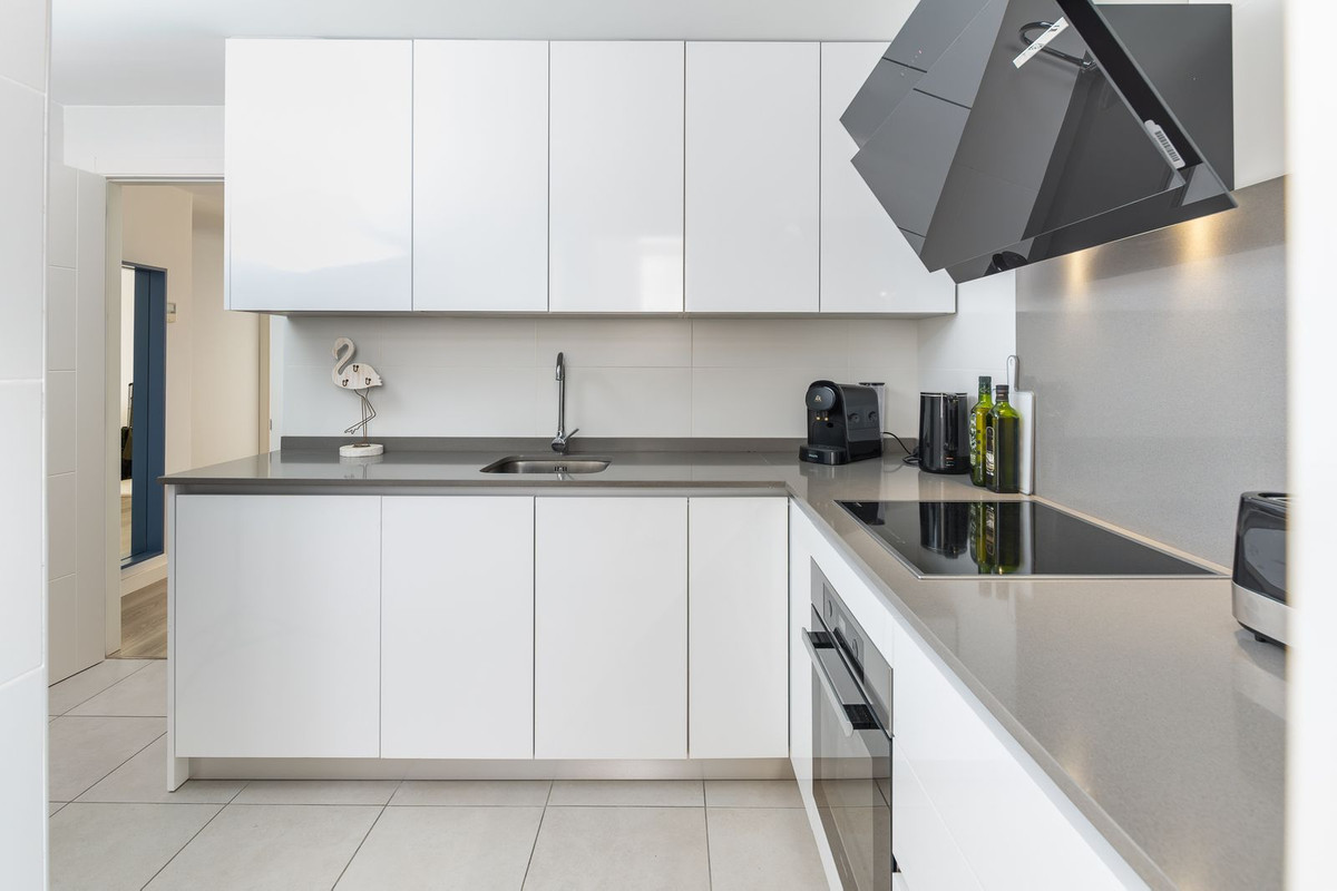 4 Bed Apartment for sale in Nueva Andalucía Costa Del Sol, Málaga, Spain