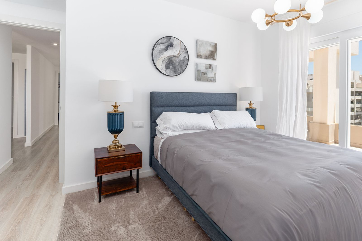 4 Bed Apartment for sale in Nueva Andalucía Costa Del Sol, Málaga, Spain