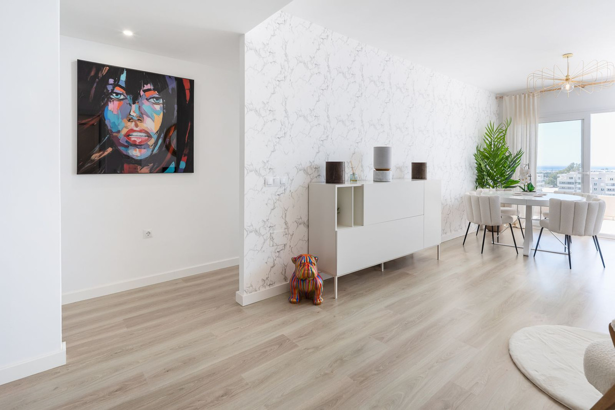 4 Bed Apartment for sale in Nueva Andalucía Costa Del Sol, Málaga, Spain