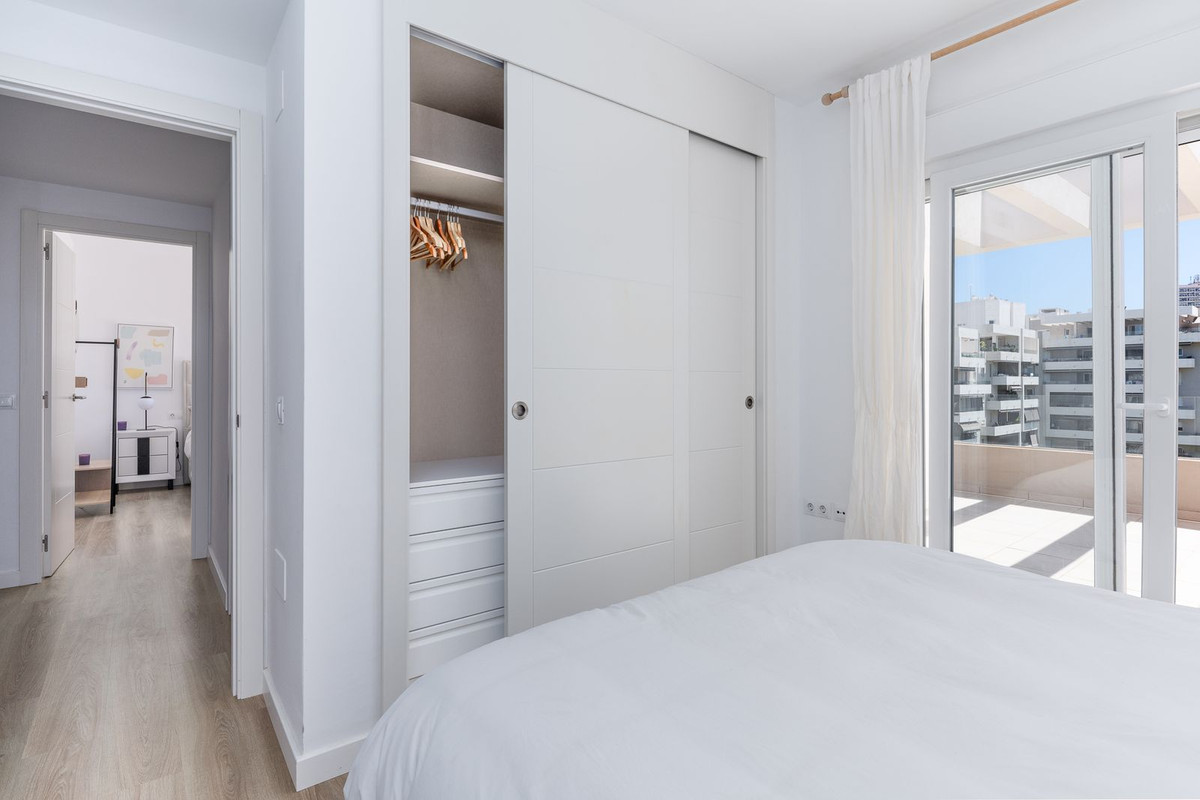4 Bed Apartment for sale in Nueva Andalucía Costa Del Sol, Málaga, Spain