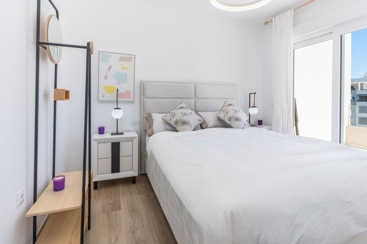 4 Bed Apartment for sale in Nueva Andalucía Costa Del Sol, Málaga, Spain