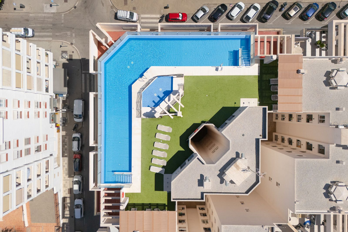 4 Bed Apartment for sale in Nueva Andalucía Costa Del Sol, Málaga, Spain