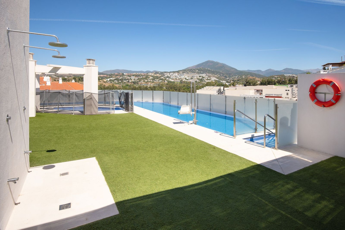 4 Bed Apartment for sale in Nueva Andalucía Costa Del Sol, Málaga, Spain