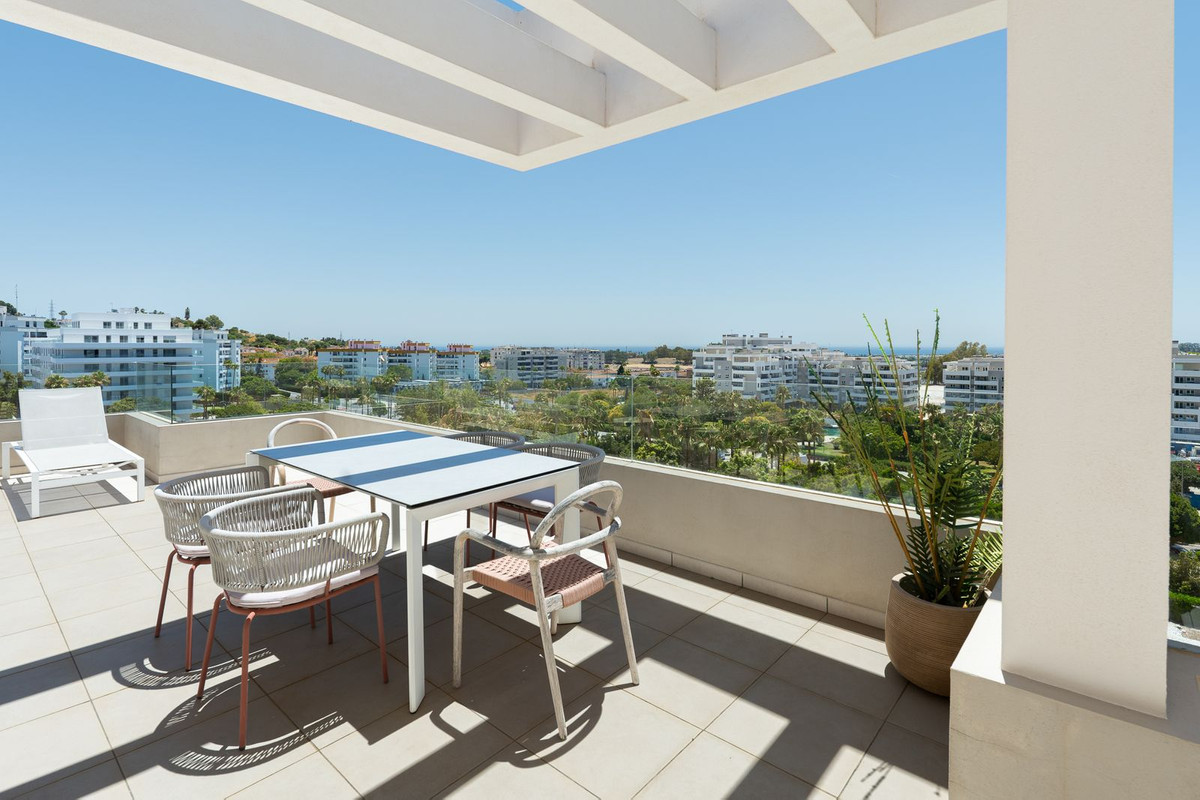 4 Bed Apartment for sale in Nueva Andalucía Costa Del Sol, Málaga, Spain
