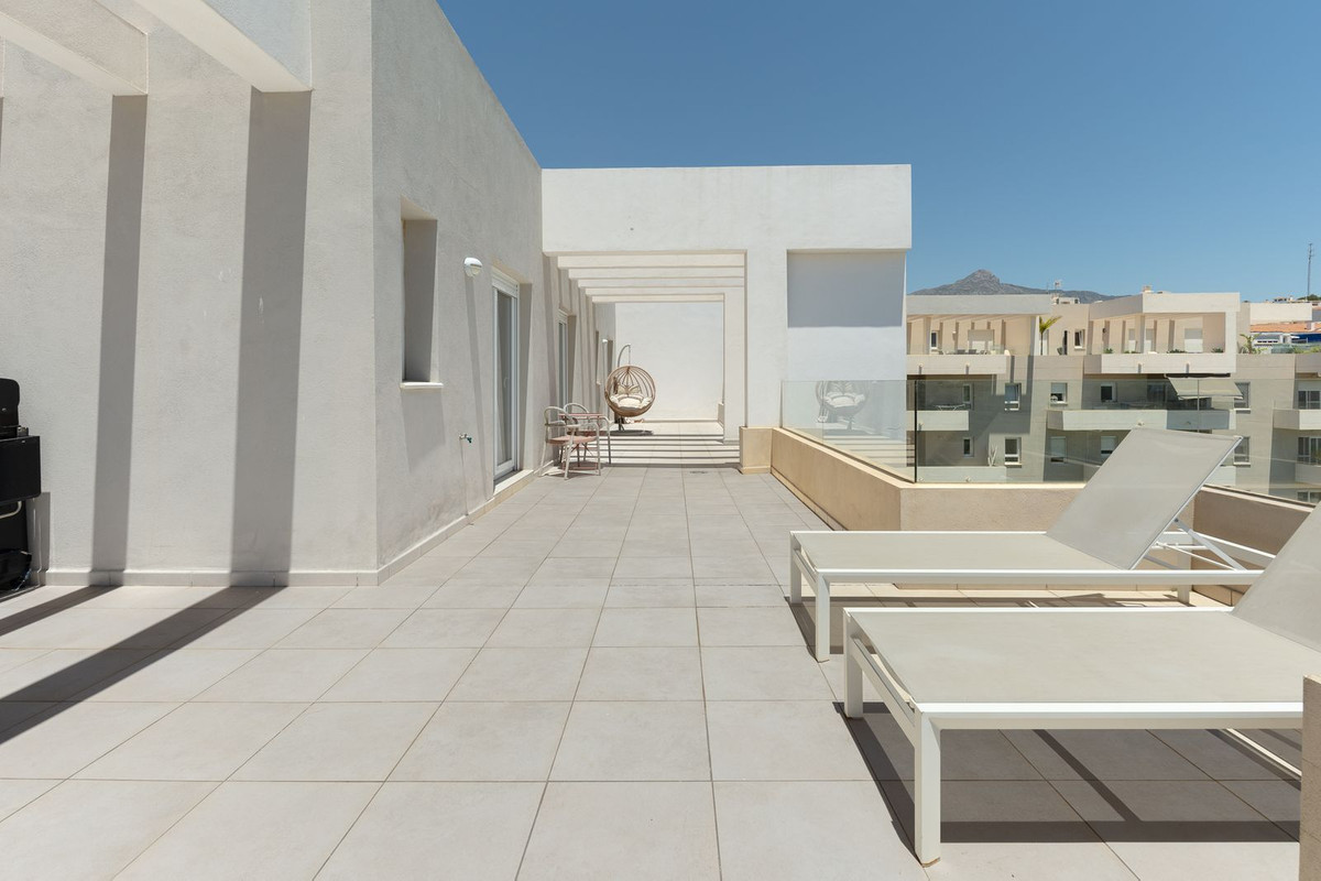 4 Bed Apartment for sale in Nueva Andalucía Costa Del Sol, Málaga, Spain