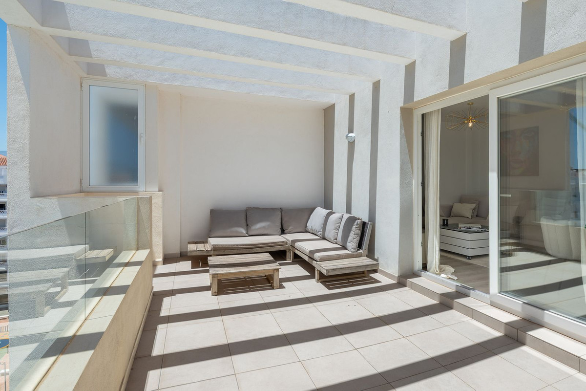 4 Bed Apartment for sale in Nueva Andalucía Costa Del Sol, Málaga, Spain