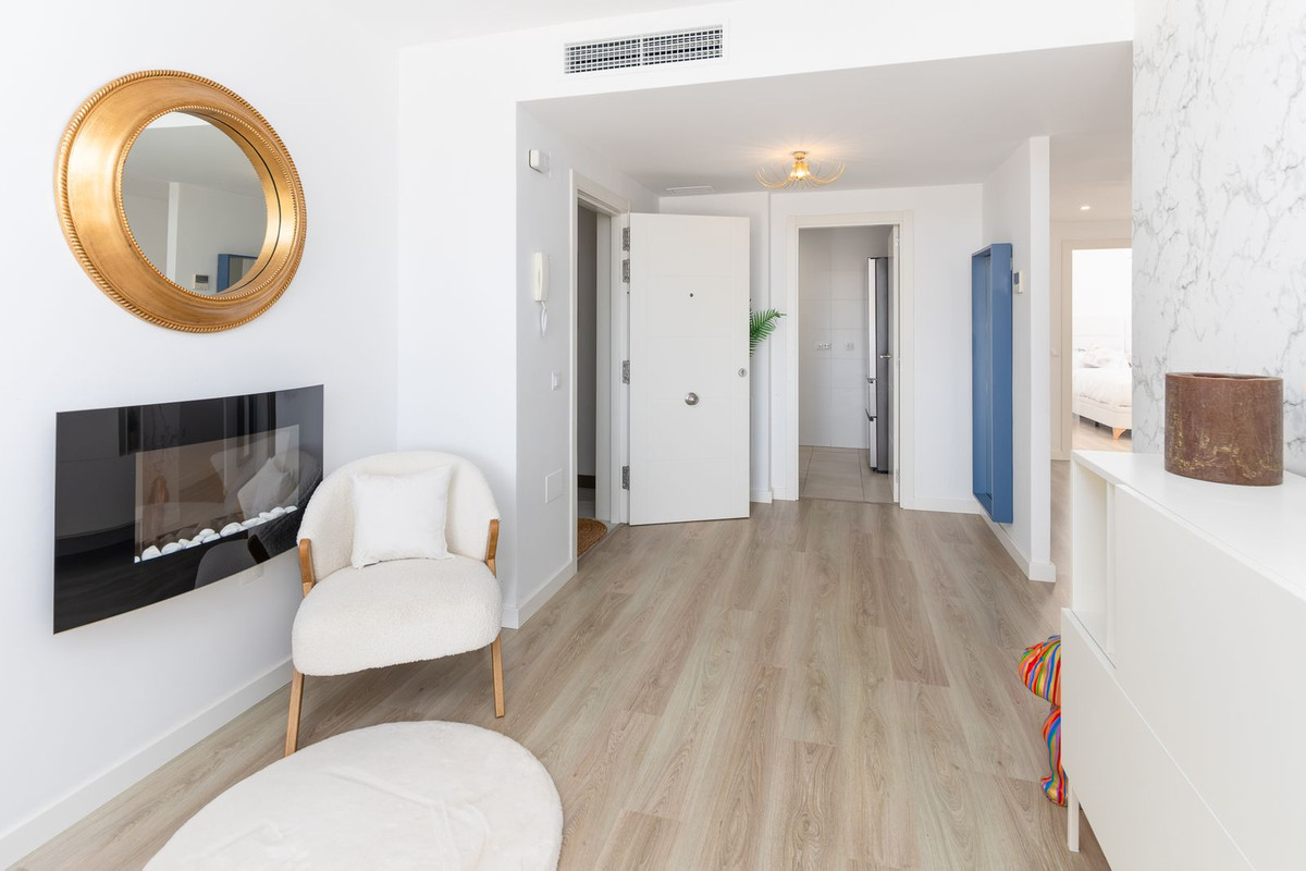 4 Bed Apartment for sale in Nueva Andalucía Costa Del Sol, Málaga, Spain