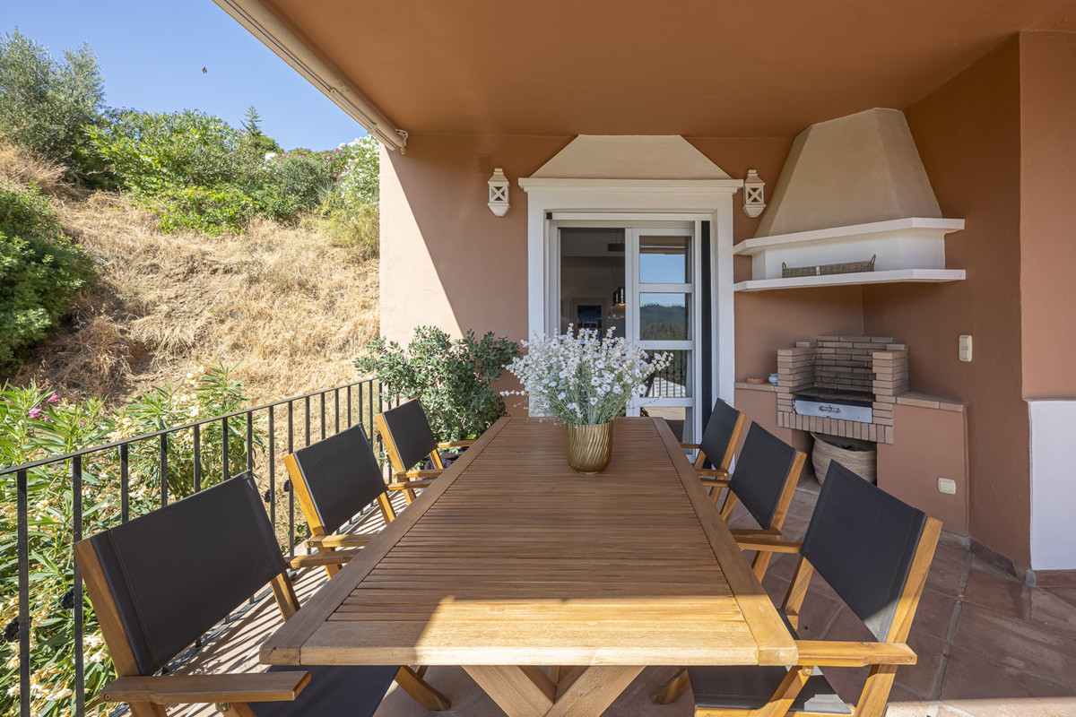 4 Bed Townhouse for sale in Benahavís Costa Del Sol, Málaga, Spain