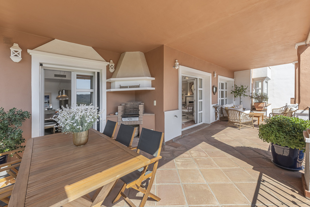 4 Bed Townhouse for sale in Benahavís Costa Del Sol, Málaga, Spain